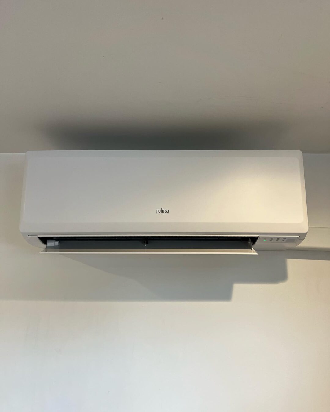 New Fujitsu Install 3.5kw wall mounted-Concealed pipe work